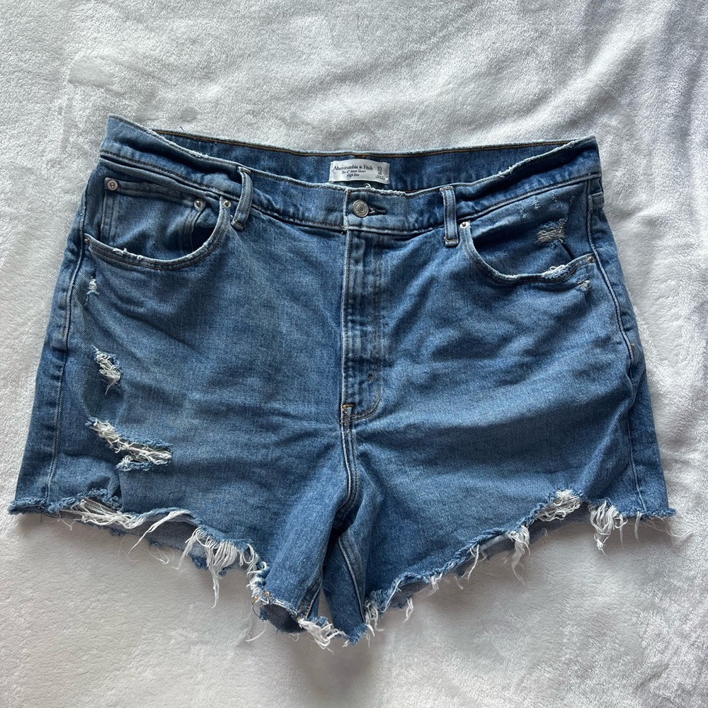 Abercrombie High Rise Mom Short